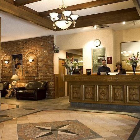 Compass Point Inn - Surrey Interior photo