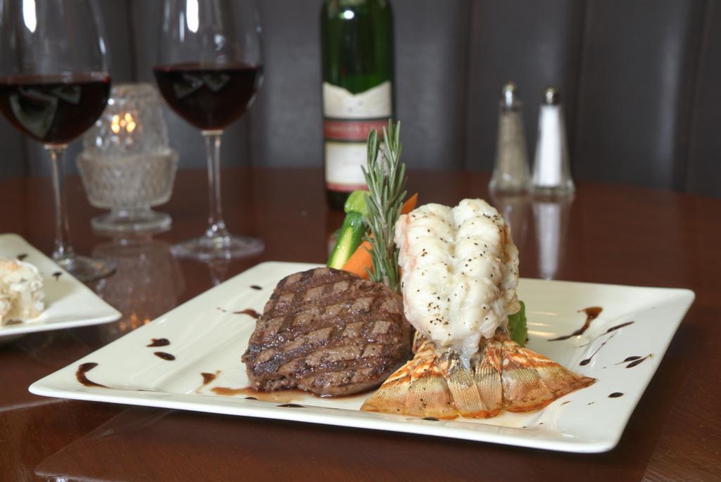 Compass Point Inn - Surrey Restaurant photo