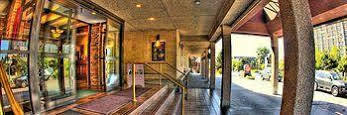 Compass Point Inn - Surrey Exterior photo